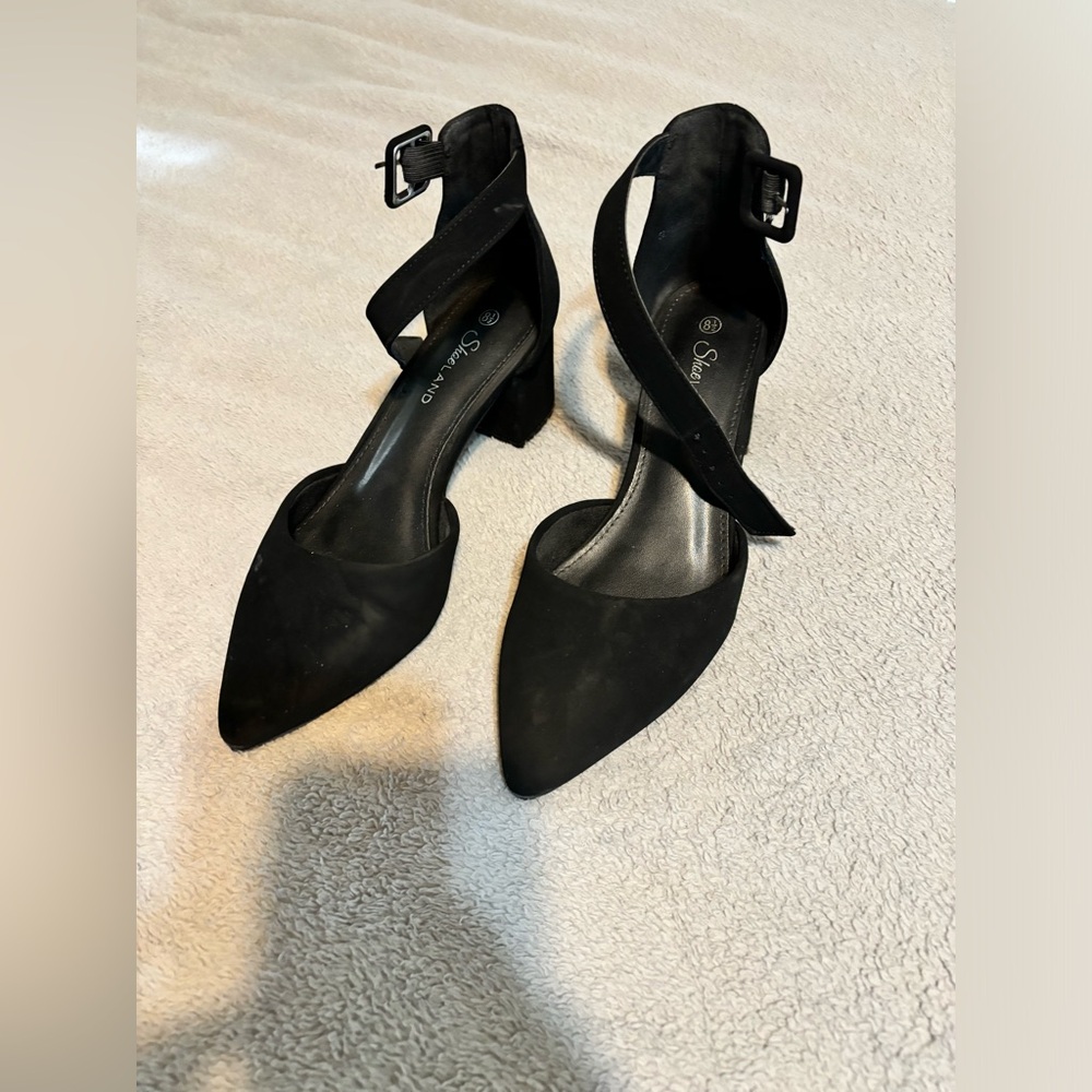 Black dress shoes
